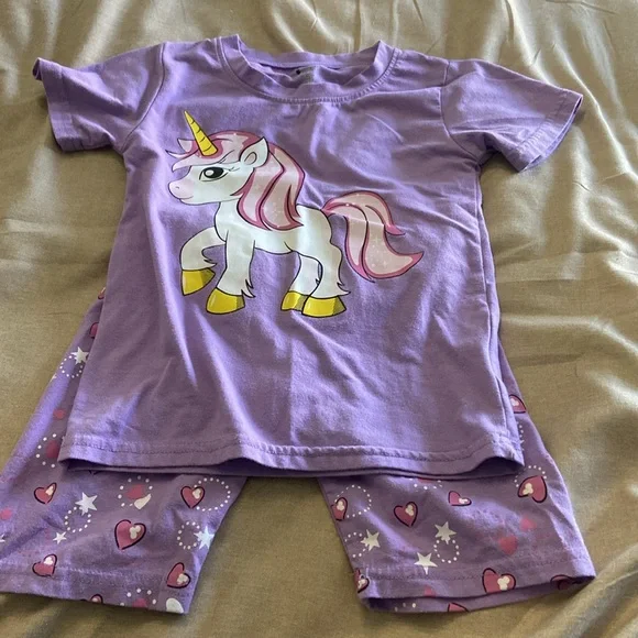 Bundle of toddler pajamas - Picture 3 of 4
